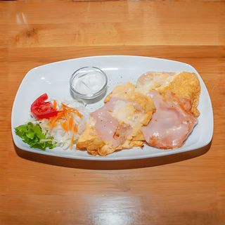 Omlet sa šunkom, gljivama i sirom