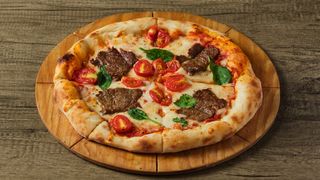  Пицца с говядиной