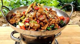 75. Scodella di fuoco con manzo