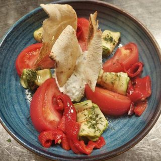 ДОМАТИ С ПЕЧЕН ПИПЕР И МУС ОТ ОВЧЕ СИРЕНЕ ( 370 гр. )