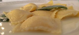 Ravioli Ricotta e Spinaci Burro e Salvia