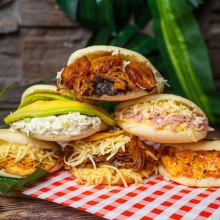 Arepa Mechada