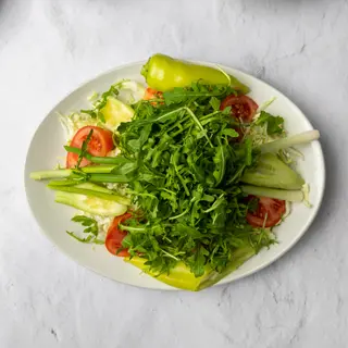 Sveža šarena salata