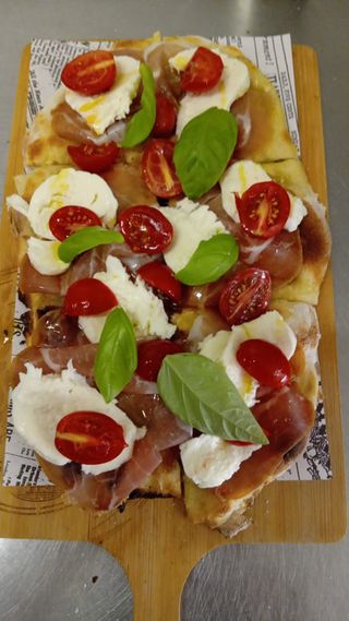 Focaccia caprese