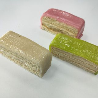 Tranche Patte d' amande crème au beurre 