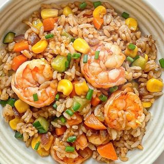 Arroz frito con gambas