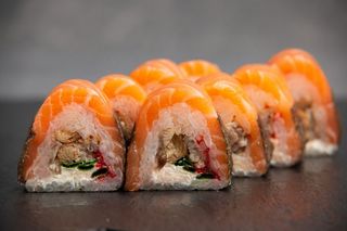 Рол "Лососевий Талісман"