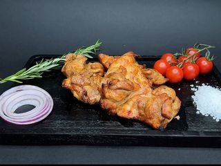 Куряче стегно      (замовлення приймаються від 200грам) (100g)