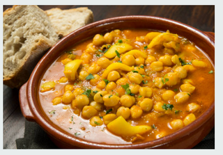 Garbanzos con choco y langostinos