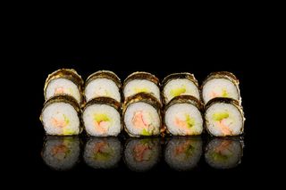 Маки темпура със сьомга и ролца от раци (10бр.)