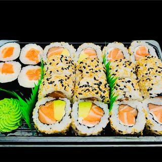 Box 8 Salmon Lovers (20 Peças)