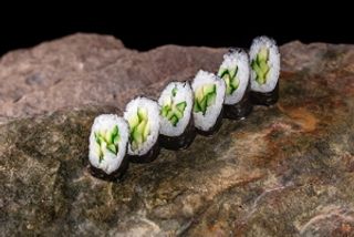 Макі з вугрем та крем сиром (180г)