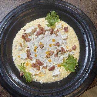 Справжній банош  з молодою бринзою та грибним соусом (250 г )