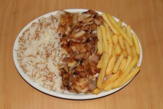 Plato De Ternera o Pollo Con Arroz