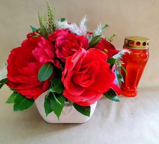 Trajni grobni aranžman - crveni 