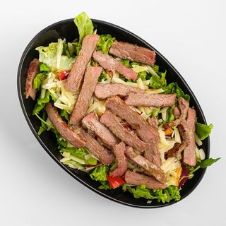 Salata s beefsteakom na rikoli i cherry rajčicama