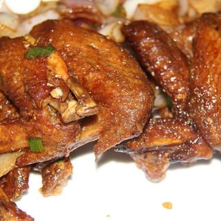 Marinated Chicken Wings With Onions