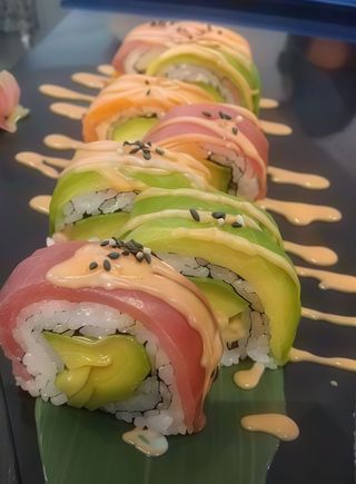 Uramaki Rainbow Roll (8 Uds.)