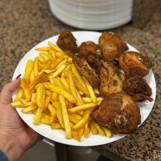 Frango à Passarinha com Fritas