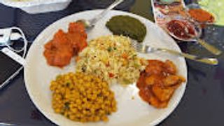 6. Riso bianco, carne, verdura e pane 