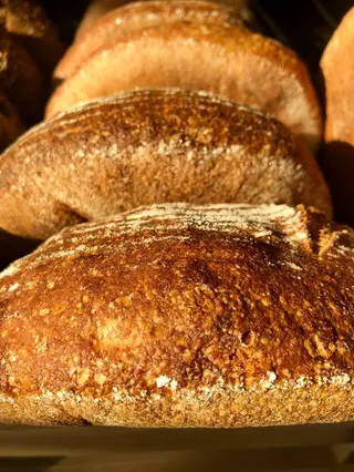 Round spelt bread