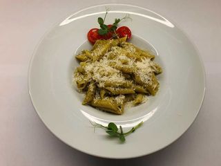 Paste cu pesto si usturoi