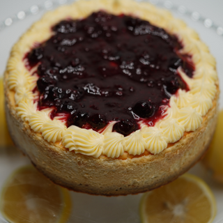 ჩიზქეიქი ლიმონის კრემით და კენკრით 6 ნაჭრიანი