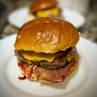 HAMBURGUESA BACON QUESO