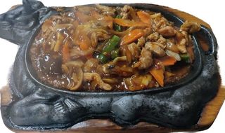 30.Porc pe plita incinsa picant