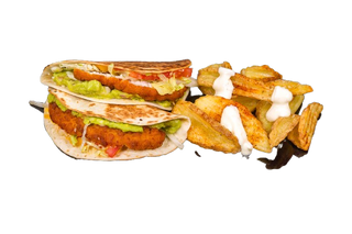 Кесадия с хрупкаво пилешко и пържени картофки