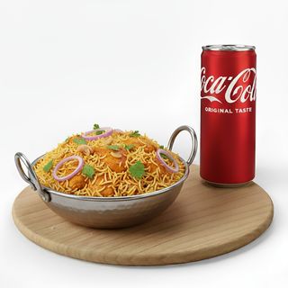 Biryani gosht o pollo biryani + Lattina Coca-Cola