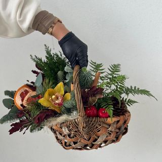 Aranjament de Crăciun în coș