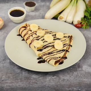 Palačinka sa eurokremom, plazma keksom i bananom
