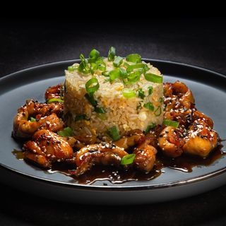 Pui teriyaki cu orez prajit
