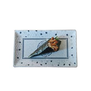 32. temaki de pollo crujiente (1 pz.)