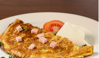 Omlet sa sirom i šunkom