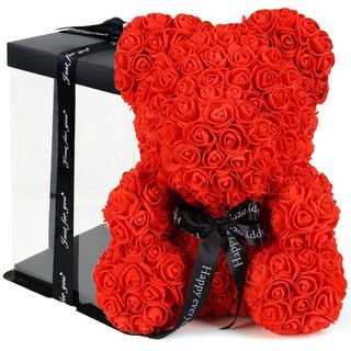 Czerwony miś z płatków róż