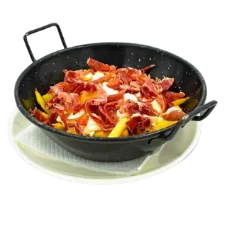 huevos rotos con patatas y jamón