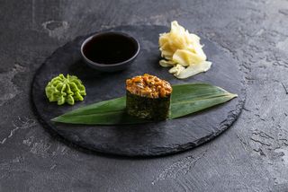 Гункан з вугрем TO GO 1 шт