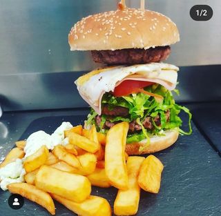 25. Hamburguesa triplex