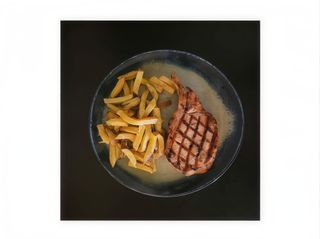 Cotlet de porc cu os și garnitură la alegere