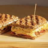 კვერცხის სენდვიჩი მდნარი ყველით