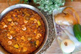 Paella Mar Y Tierra