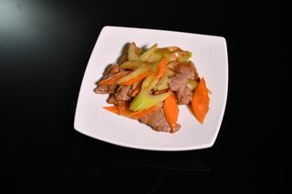 92. Vitello con cipolla