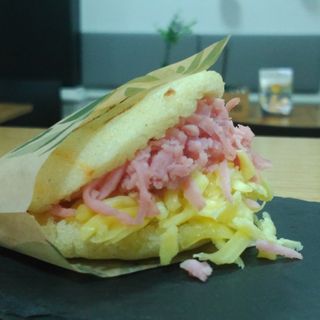 SG - Arepa de jamón y queso