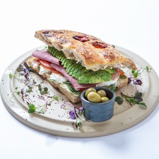 Suzette Special Focaccia Sándwich