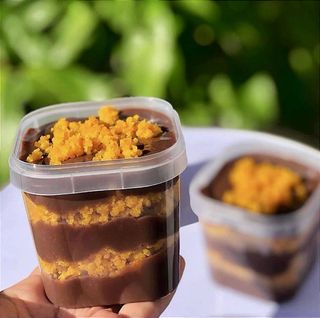 Bolo no Pote de Cenoura com Brigadeiro