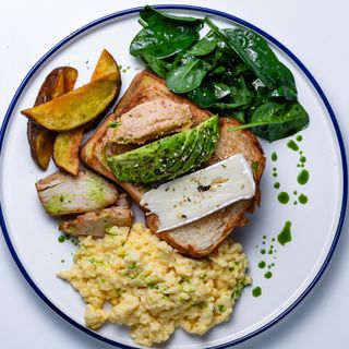 Великий сніданок з куркою