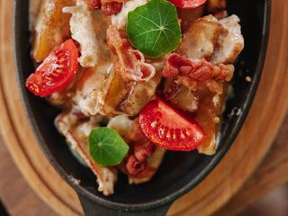 Пательня з куркою та беконом (400г)