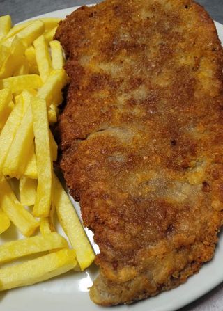 Cachopo de Ternera XL con Patatas Fritas